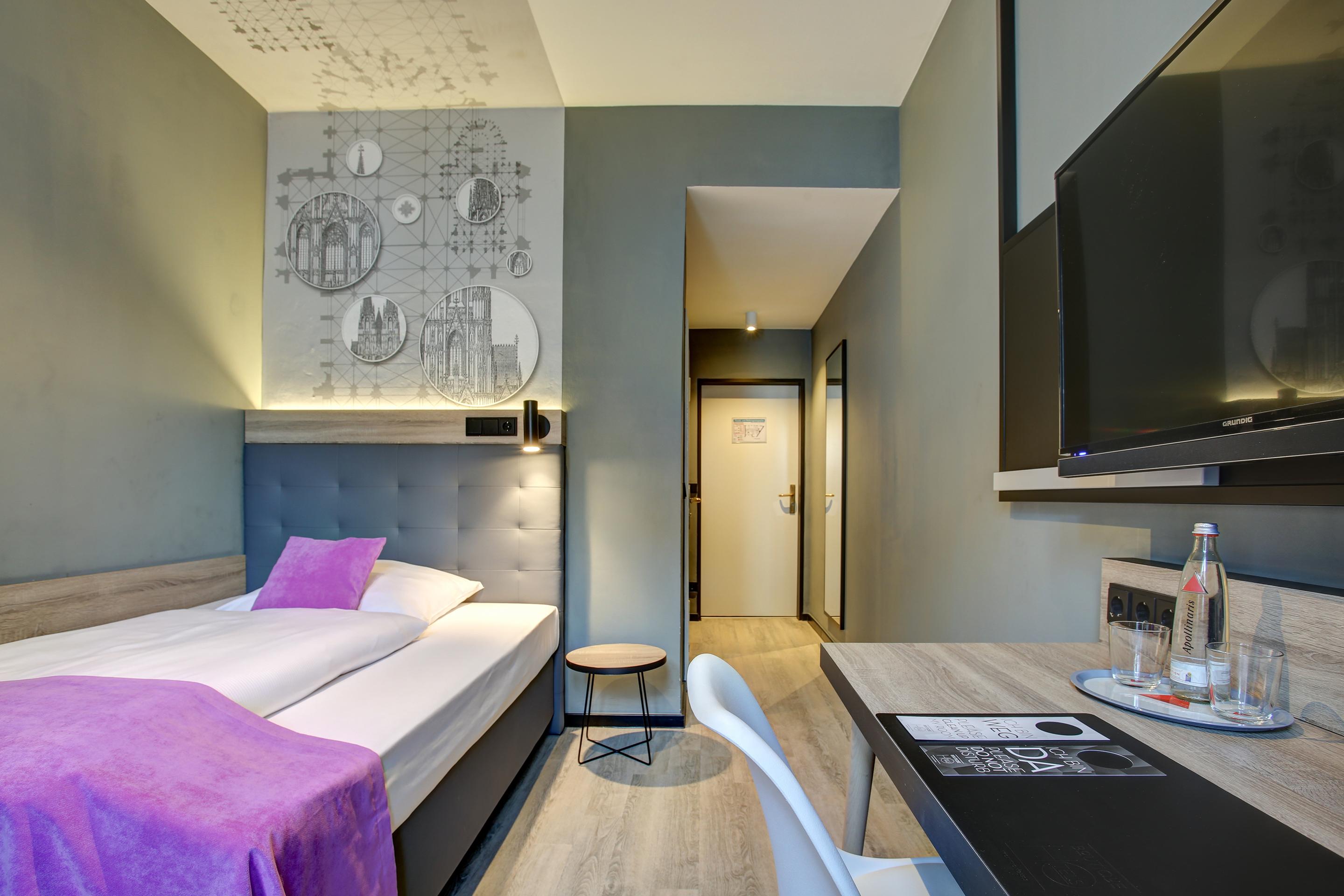 Boutique 003 Am Dom, Trademark Collection By Wyndham Keulen